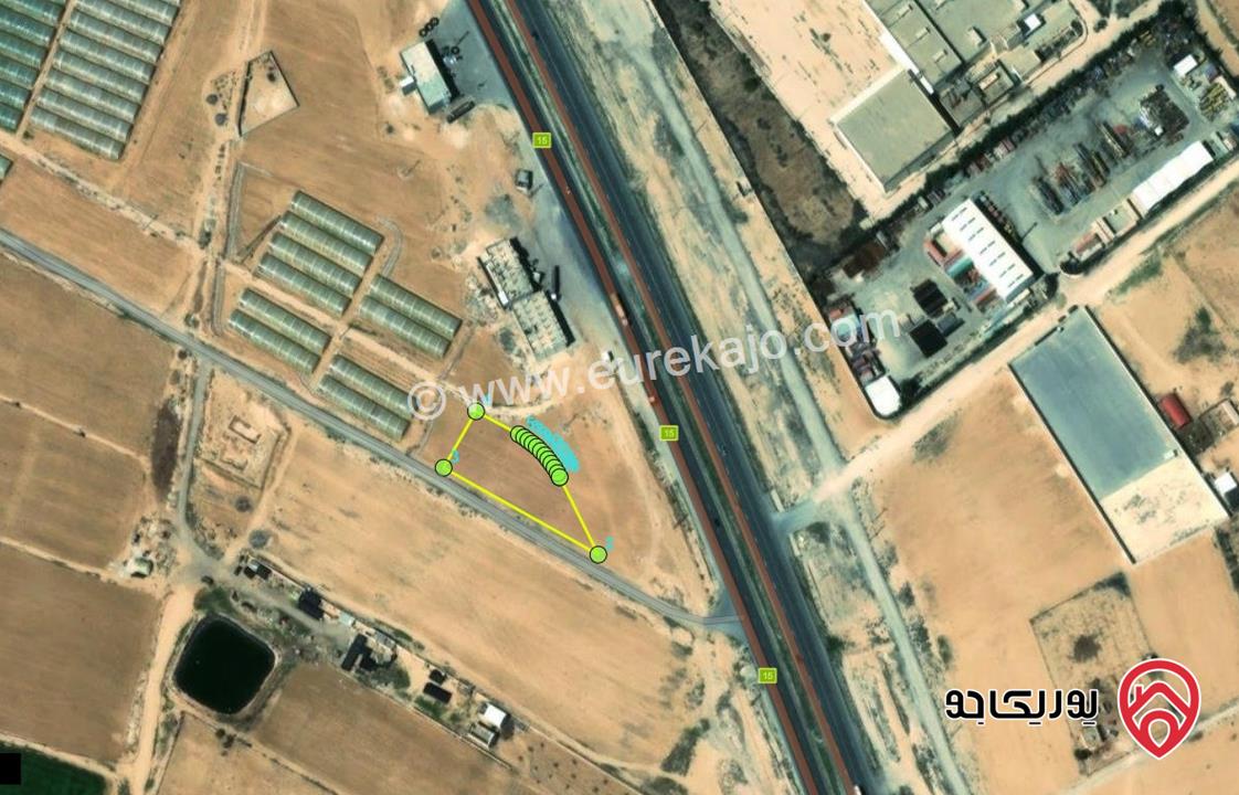 قطعة ارض مساحة 1984م للبيع من أراضي جنوب عمان مميزة جدا واجهة على شارع 86م ثاني نمرة عن الشارع الرئيسي عمان العقبة جميع الخدمات متوفرة 