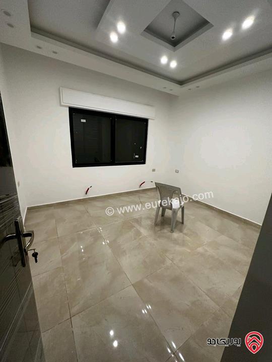 شقة طابق ثالث مساحة 150م مع روف 50م و تراس 50م للايجار في عمان - البيادر