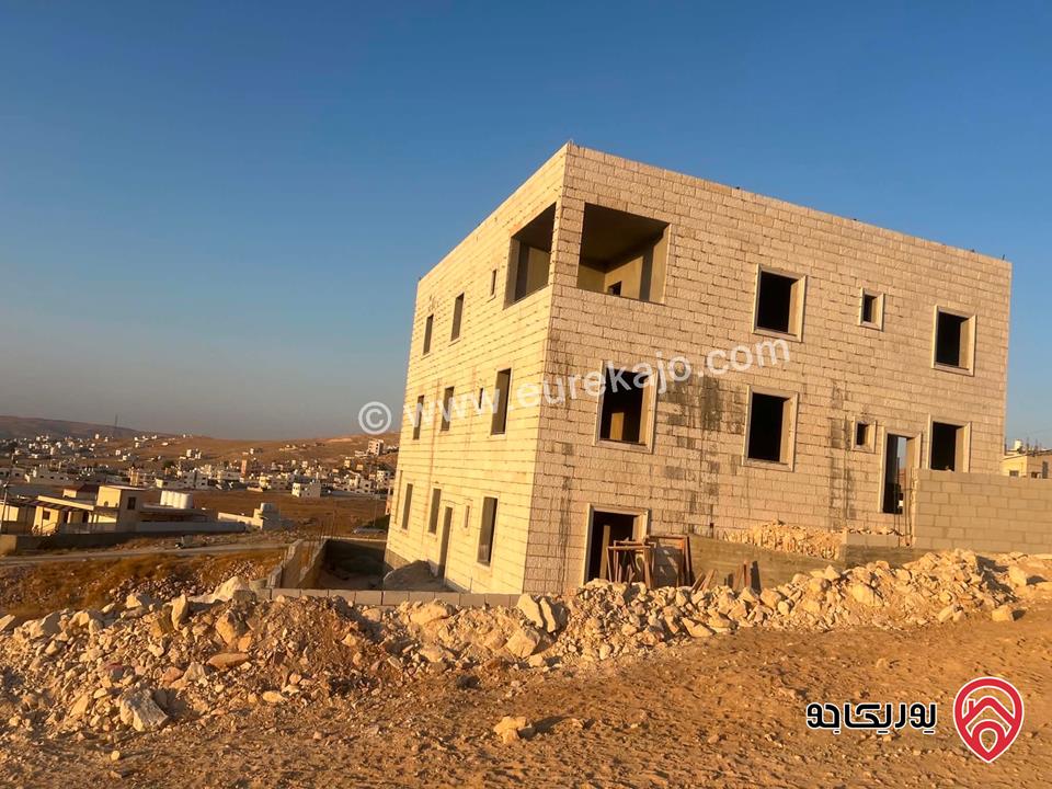 بيت مستقل 3 طوابق للبيع في الزرقاء - ضاحية الصالحية