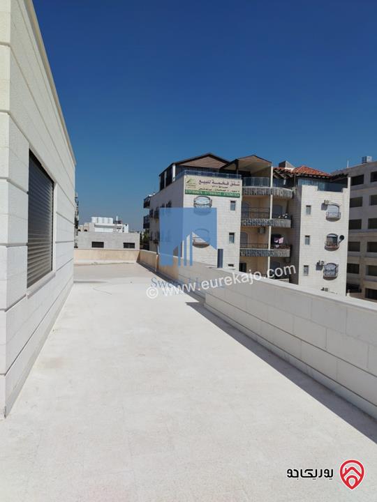 شقة فاخرة للبيع في عمان - خلدا قرب المدارس الإنجليزية طابق ثالث 280م مع روف دوبلكس 180م لم تسكن