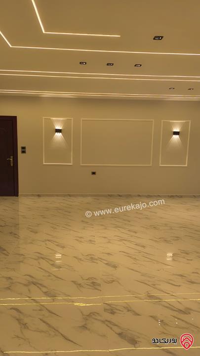 شقة سوبر ديلوكس طابق أرضي مساحة 180م للبيع في عمان - تلاع العلي 