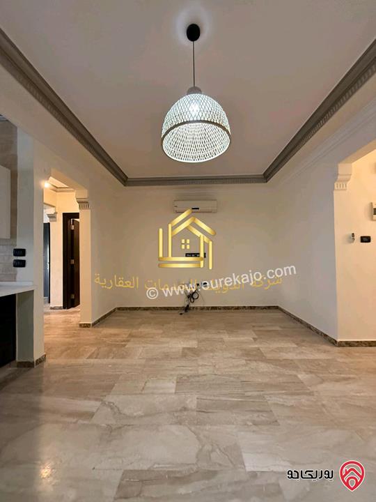 شقة فارغة طابق ثالث مساحة 195م للإيجار في عمان - دير غبار 