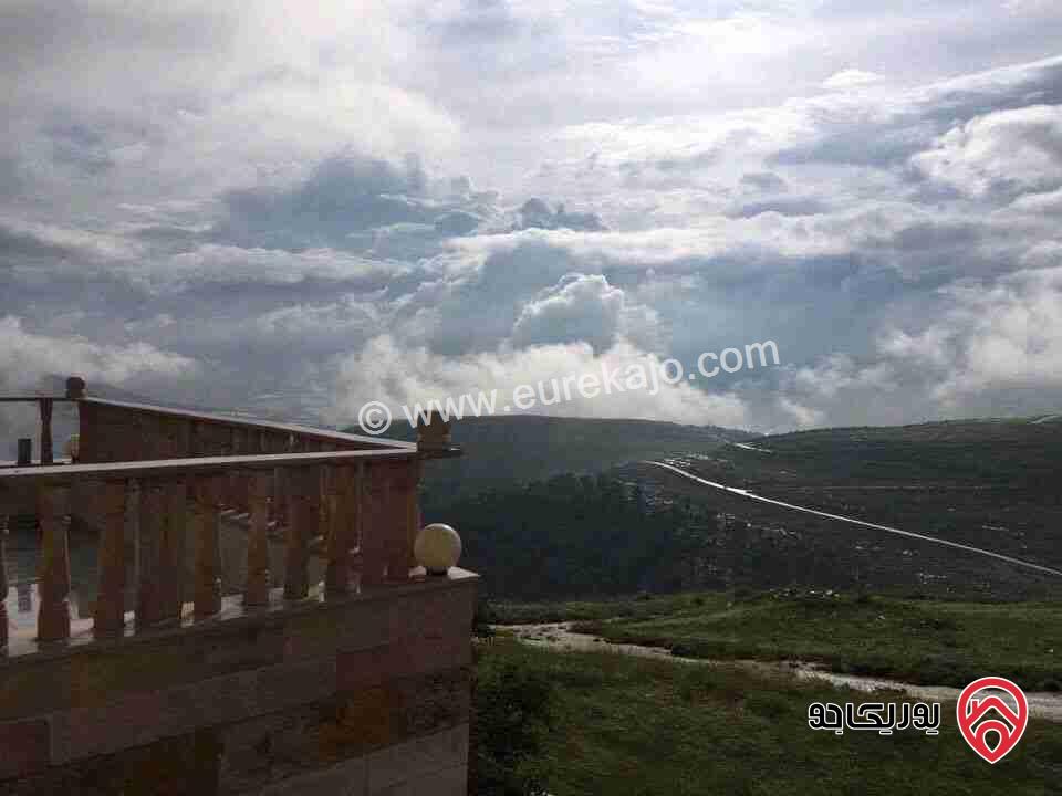 فيلا مساحة الارض 700م مساحة البناء 559م للبيع في السلط / السرو