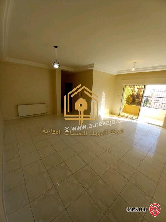 شقة فارغة طابق ثاني مساحة 150م للإيجار في عمان - تلاع العلي 