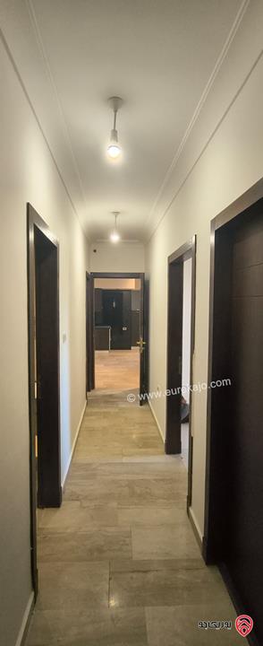 شقة مساحة 218م طابق ثاني للبيع في عمان - خلدا 