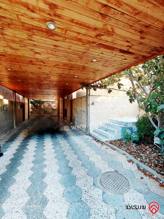 فيلا مساحة 800م على أرض 792م للبيع في عمان - طبربور