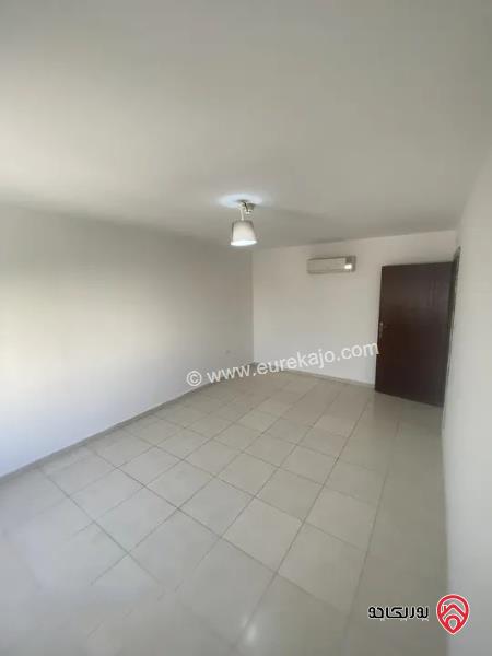 شقة فارغة مساحة 120م طابق أول للايجار في عمان - جبل الحسين  