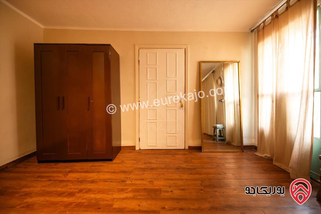 شقة مفروشة طابق أول مساحة 77م داخلي و 200م خارجي للايجار في جبل عمان