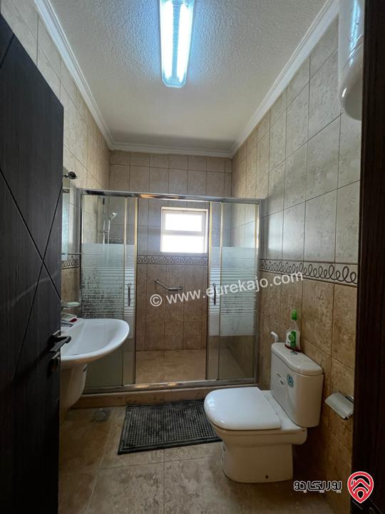 شقة سوبر ديلوكس مجددة مساحة 184م طابق ثالث للبيع في عمان - خلدا