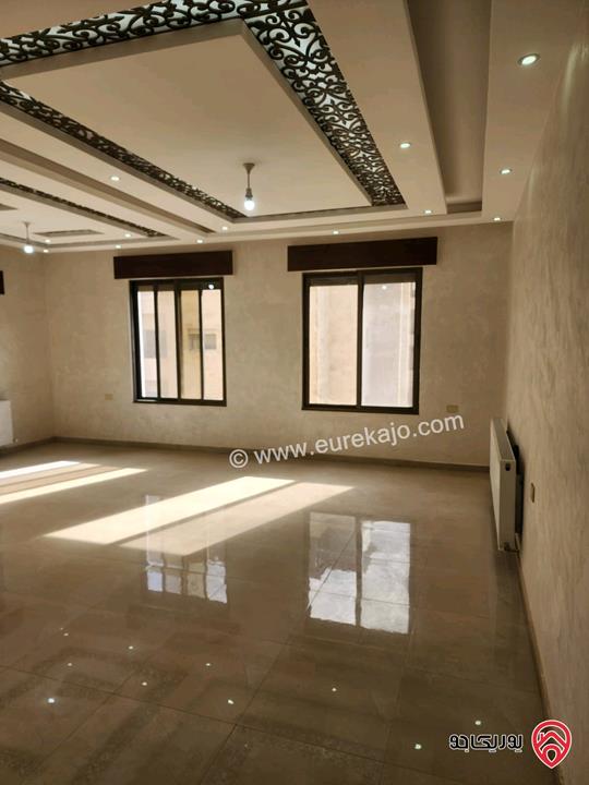 شقة جديدة طابق ثاني مساحة 193م للبيع في عمان - الجبيهة من المالك مباشرة