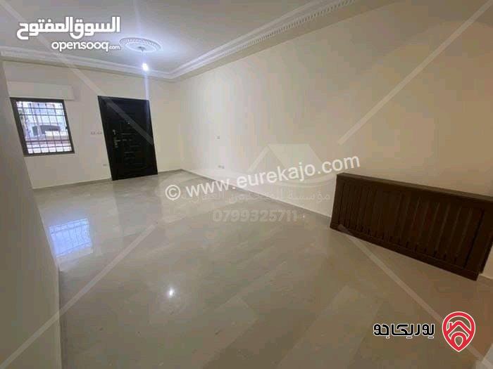 شقة فارغة ارضية مساحة 200م للايجار في عمان - الرابية