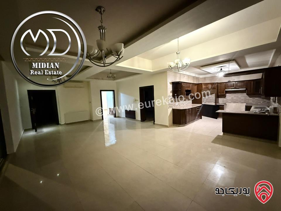 رووف فارغ للايجار في عمان - ام السماق مساحة 120م مع ترس 50م تشطيبات سوبر ديلوكس اطلالة جميلة بسعر مميز