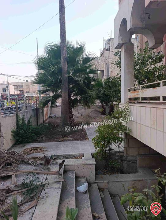 فيلا مساحة 350م على أرض 800م للايجار في اربد قرب اشارة الاسكان 