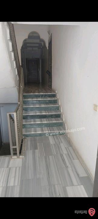 شقة مساحة 141م طابق ثالث للبيع في عمان - شفا بدران