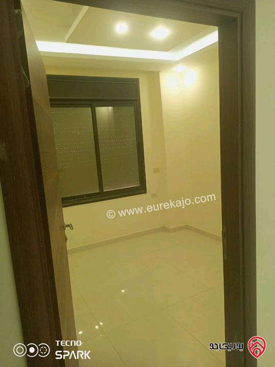 شقة مساحة 100م شبه ارضي للبيع في الزرقاء - مدينة الشرق