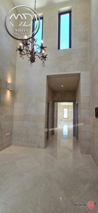 رووف طابقي فارغ للايجار في عمان - أجمل مواقع ام السماق مساحة 500م مع تراسات تشطيبات ديكورات عصرية فاخرة اطلالة رائعة