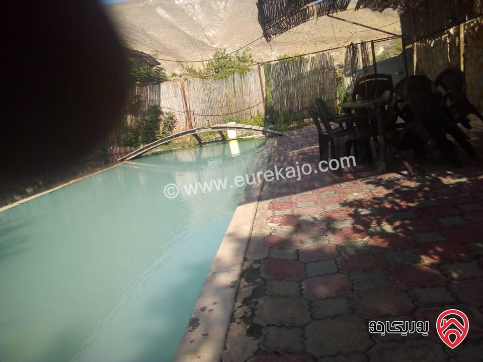 مزرعة مساحة الأرض 680م عليها بناء 160م للبيع في الحمة شمال اربد المخبية