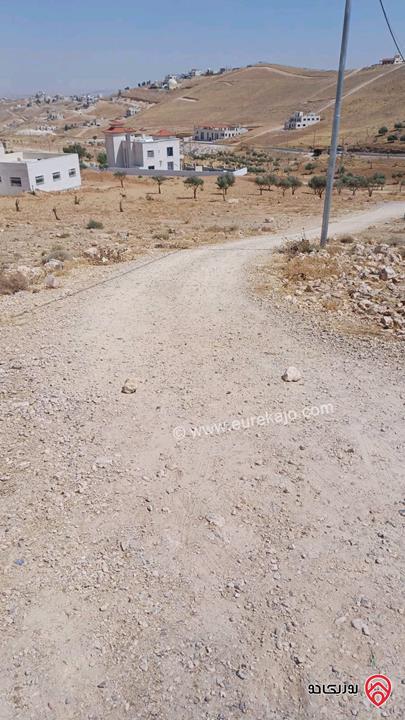 ارض مساحة 1 دونم و 121م للبيع في الزرقاء - شومر قوشان مستقل 