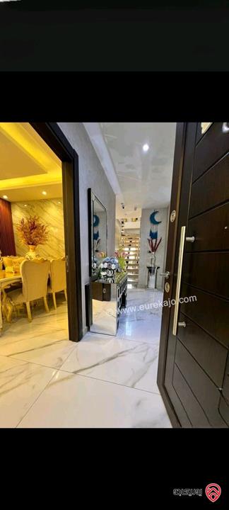 شقة طابق ثالث دوبلكس مساحة 330م للبيع في عمان - طريق المطار