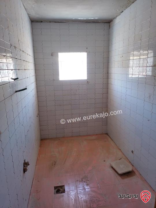 بيت مستقل غير مشطب مساحة 225م على أرض 900م للبيع في عمان - البيضاء