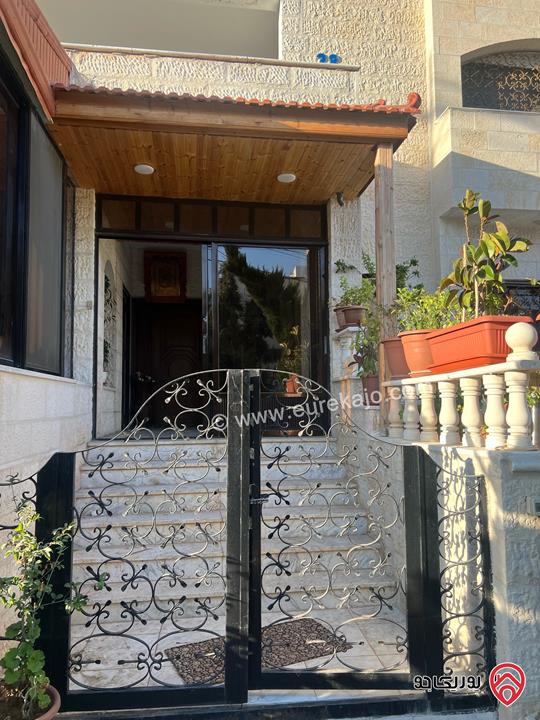 فيلا مساحة 1200م على أرض 800م للبيع في عمان - دابوق 