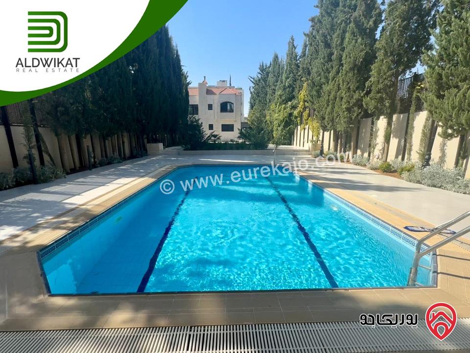 فيلا مستقلة للبيع في عمان - ام السماق مساحة الارض 1250م ومساحة البناء 670م ومساحة الحديقة 750م ومساحة الترس 200م