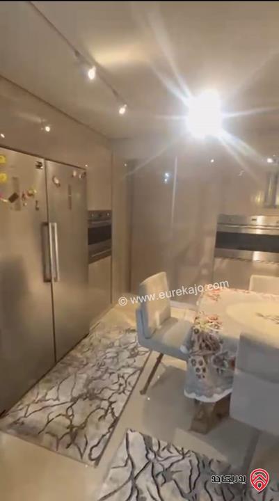 شقة فاخرة مفروشة مساحة 300م للايجار في عمان - ام اذينة