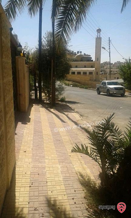 فيلا استثمارية مساحة 627م على ارض 1 دونم و 70م للبيع في عمان - ضاحية الرشيد