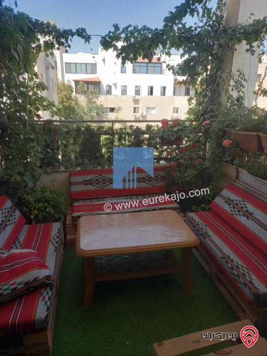 شقة طابقية طابق ثالث 230م للبيع في عمان - أم السماق