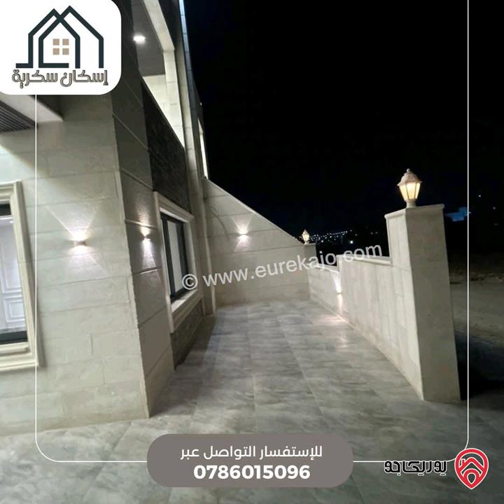 فلل متلاصقة مساحة 250م على أرض 450م للبيع في اربد - جحفية 