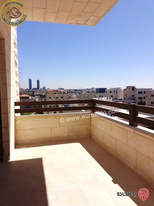 شقة فاخرة طابق ثالث 211م تشطيب سوبر ديلوكس لم تسكن بسعر مغري للبيع في عمان - الجندويل 