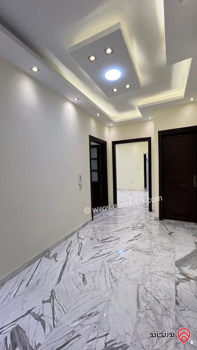 شقة فاخرة طابق أول مساحة 191م للبيع في عمان - الرابية 