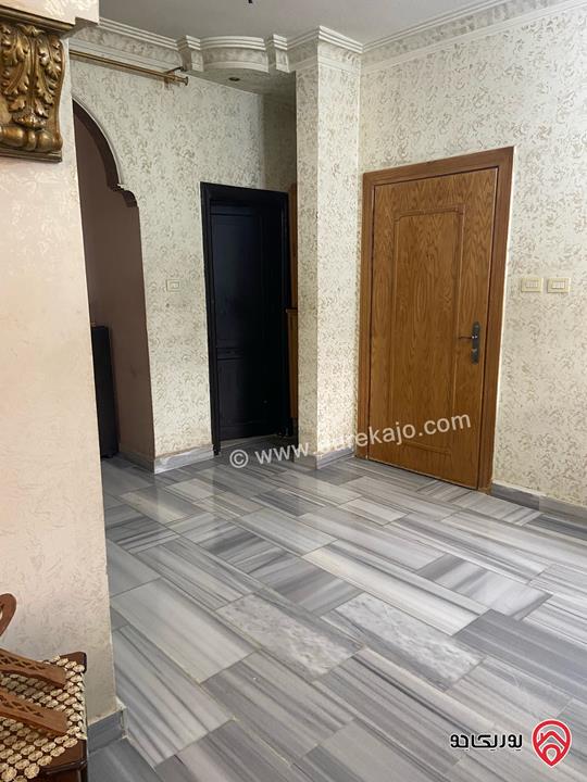 شقة مساحة 200م طابق ثاني للبيع في عمان - طبربور / شارع المظفر الايوبي / عمارة ٤٣