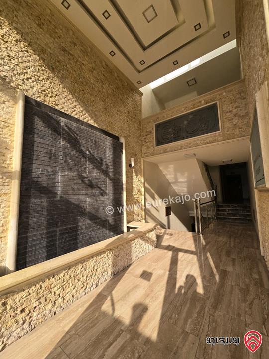 شقة مساحة 180م طابق ثالث للبيع في عمان - تلاع العلي 