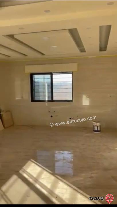 فيلا تشطيب ديلوكس مساحة 228م على أرض 371م للبيع في عمان - شارع المية