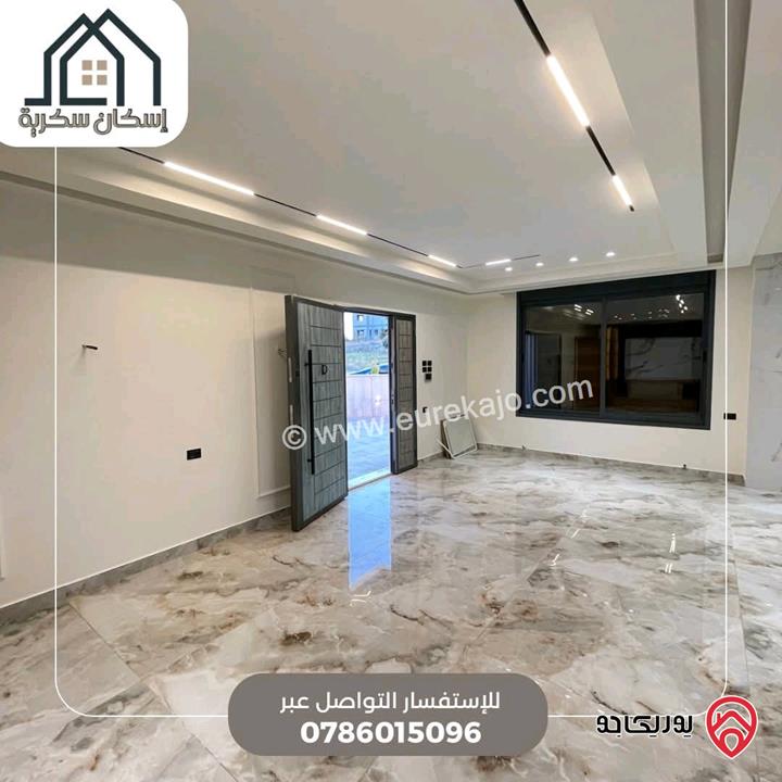 فلل متلاصقة مساحة 250م على أرض 450م للبيع في اربد - جحفية 