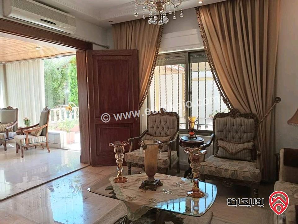 شقة أرضية شبه فيلا مساحة 270م داخلي وخارجي 250م شرقية جنوبية مشمشة مدخل وكراج مستقل للبيع في عمان - الشميساني