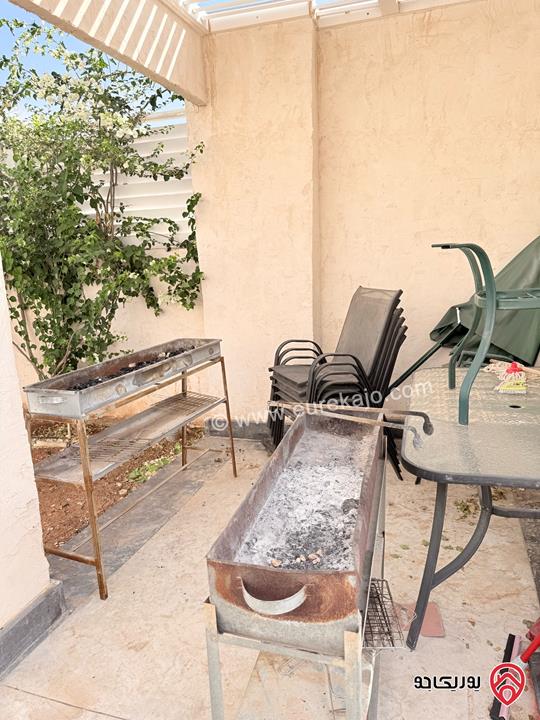 مزرعة مساحة الأرض 904م والبناء 80م للبيع بمنطقة الرشايدة/ جرش بإطلالة خلابة خلف جامعة جرش الأهلية 