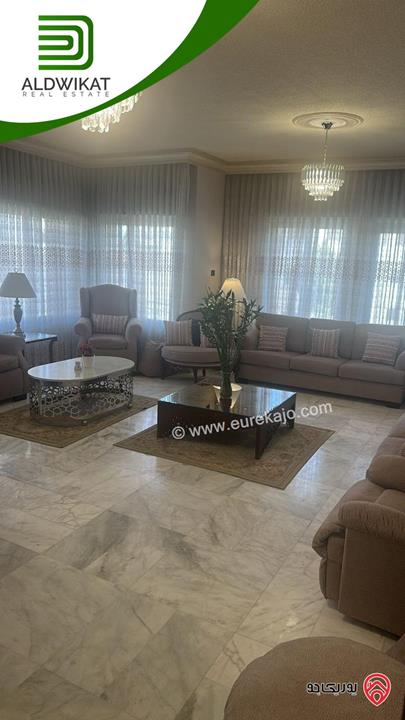 شقة مفروشة للايجار في عمان - ضاحية الامير راشد طابق ثاني مساحة البناء 210م منطقة هادئة بالقرب من الخدمات