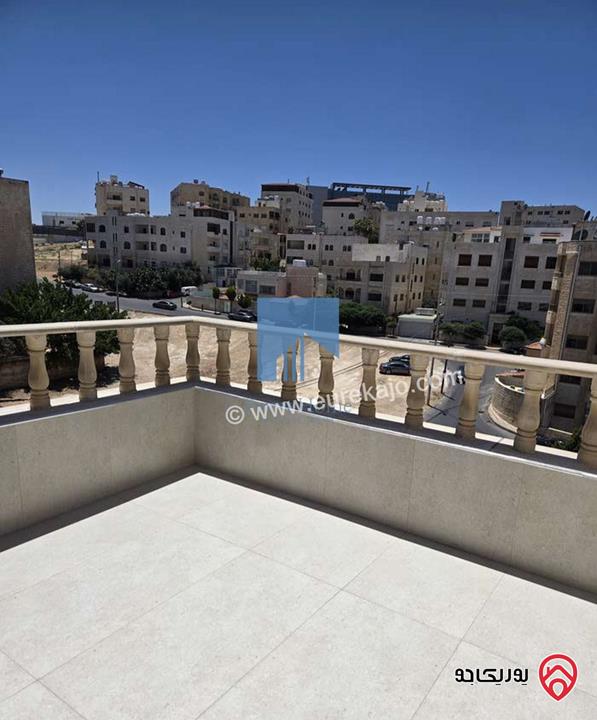 شقة طابقية مميزة للبيع في عمان - أم السماق طابق ثالث 230م مع روف 130م 