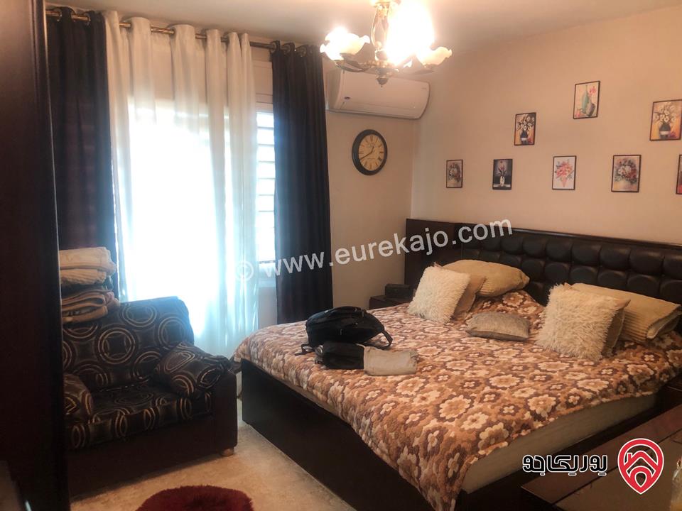 شقة طابق ثالث مساحة 120م للبيع في عمان - النصر حي عدن