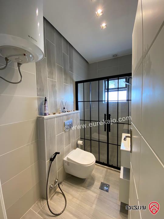 شقة طابق ثالث مع روف فاخرة جدا مساحة 380م للبيع في عمان - خلدا