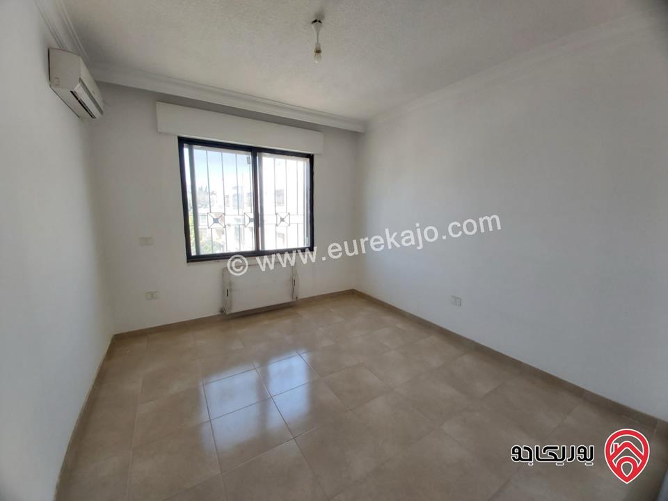 شقة مساحة 98م طابق ثالث للبيع في عمان - الشميساني