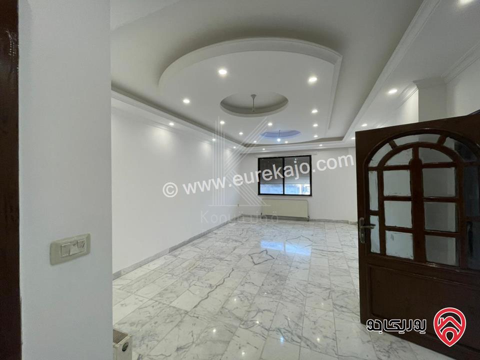 شقة طابق ثالث مساحة 279م فاخرة للبيع في عمان - الشميساني