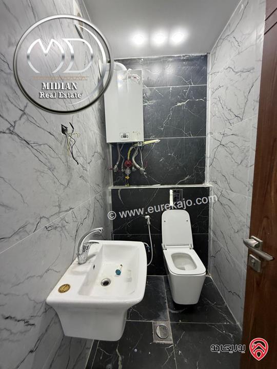 شقة دوبلكس جديدة للبيع طابق أخير مع رووف في عمان - ضاحية الرشيد مساحة 190م مع تراسات اطلالة جميلة بسعر مميز