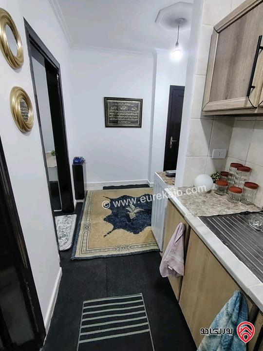 شقة مفروشة طابق ثاني مساحة 50م للايجار لطلاب او طالبات في اربد مقابل جامعة اليرموك