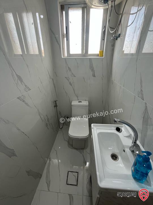 شقة طابق ثالث مساحة 121م مع رووف غير مبني مساحة 101م للبيع في عمان - طبربور الخزنة