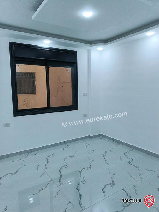 شقة طابق اول لم تسكن مساحة 140م للبيع في الزرقاء الجديدة