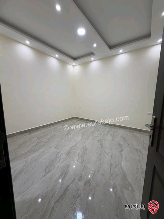 شقة طابق أرضي معلق مساحة 130م للبيع في عمان - ضاحية الرشيد