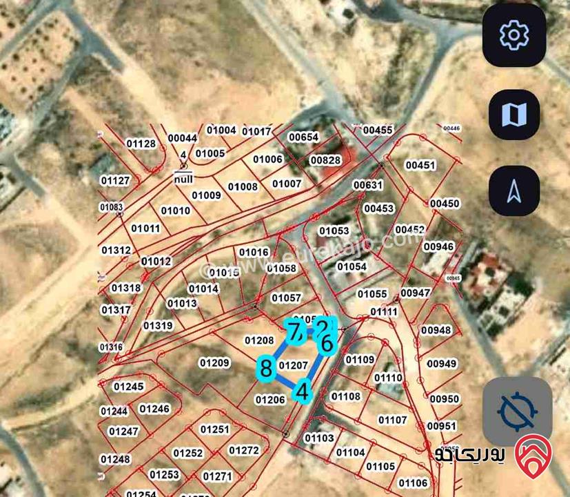 قطعة أرض مساحة 900م للبيع في معان - منطقة مخيمر وادي موسى مطلة على البلد 